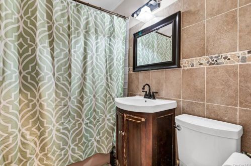 183 Booker Ave, Wheatley Heights NY  11798-4523 exterior