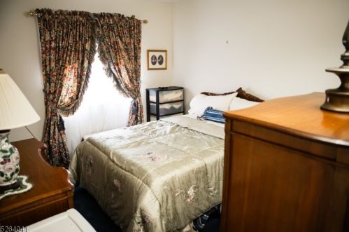 10 Peach Ct, Flemington NJ  08822-3005 exterior