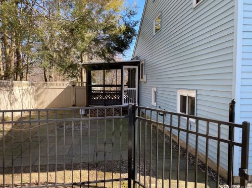 3771 Briarhill St, Mohegan Lake, NY 10547-1003