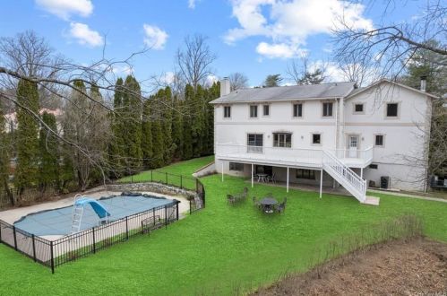280 Worthington Rd, White Plains, NY 10607-2611
