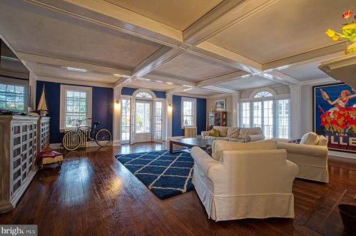 102 Cornwall St, Leesburg VA 20176-2804 exterior