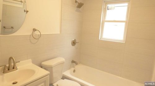 313 Prospect Ave, Dumont NJ  07628-1811 exterior