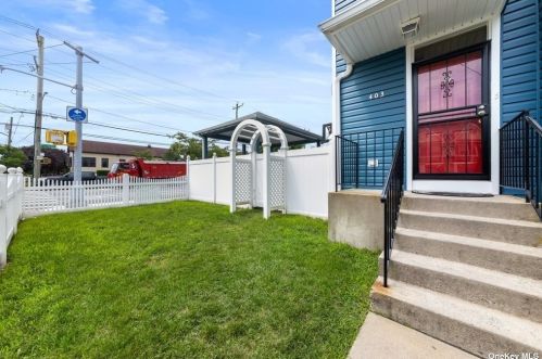 403 Beach 37th St, Far Rockaway, NY 11691-1508