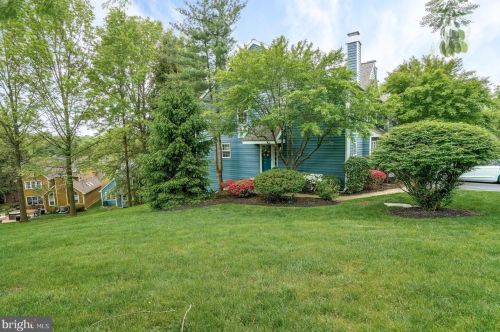 702 Driftwood Ln, Downingtown, PA 19335-4502