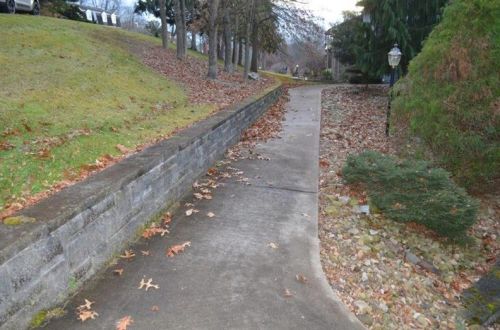 137 Sheffield Ln, Canonsburg, PA 15317-2634