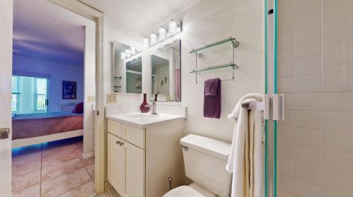 402 Grv Isle Cir, Vero Beach FL 32962-8507 exterior