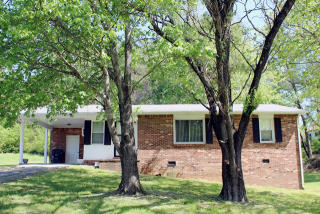 719 Robinson Rd, Cookeville, TN 38501-2247