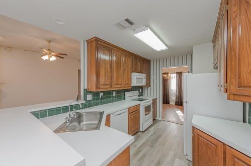 113 Mdw Ln, Denton TX  76207-7409 exterior