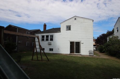 48 Crowell St, Hempstead, NY 11550-5114