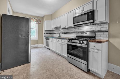 107 Gay St, Red Lion PA  17356-1114 exterior