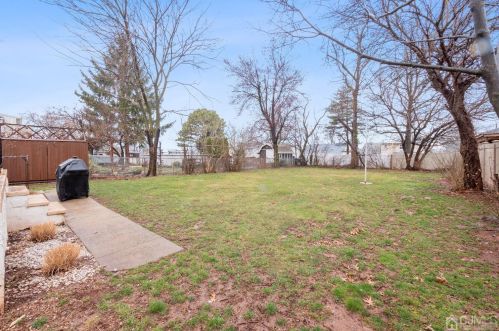 400 Douglas Ave, Avenel NJ  07001-1108 exterior