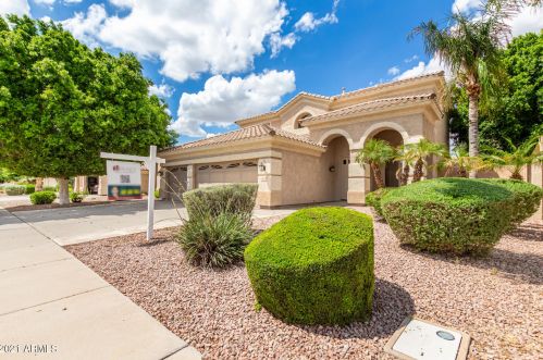 2322 Flint St, Chandler, AZ 85225-4112