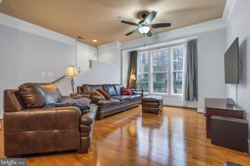 2220 Margraf Cir, Woodbridge, VA 22191-4071