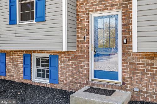 40 Sandy Ct, Hanover PA  17331-9070 exterior