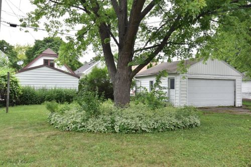 8330 Portland Ave, Milwaukee WI 53213-3018 exterior