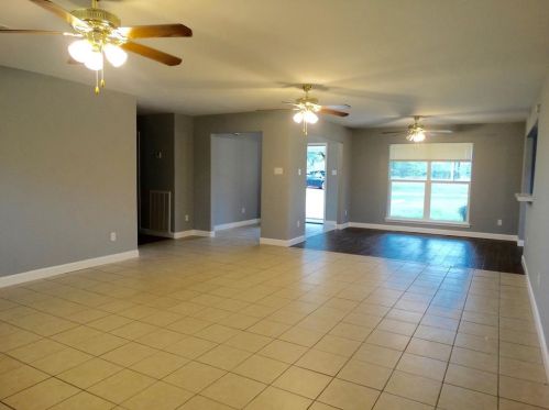 692 Fm 980 Rd, Huntsville, TX 77320-7407