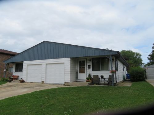 8525 32nd Ave, Kenosha, WI 53142-5110