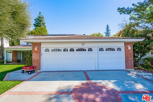 5306 Cangas Dr, Calabasas CA 91301-2308 exterior