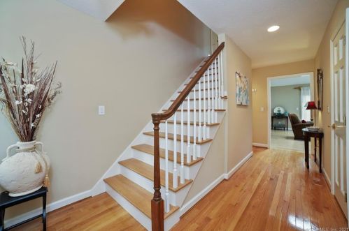 128 Mill Dr, South Glastonbury, CT 06073-2222