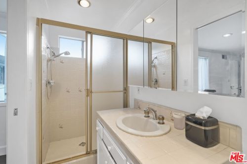 3511 Berry Dr, North Hollywood CA  91604-3862 exterior