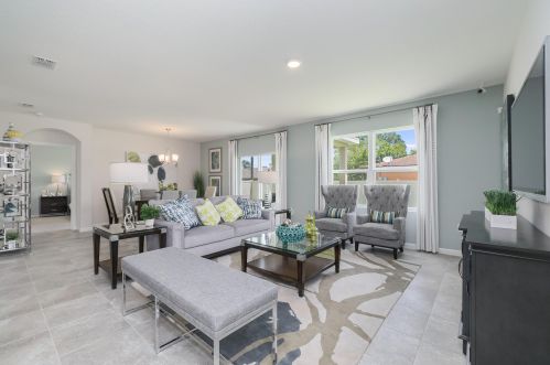 135 Essex Dr, Fort Pierce FL 34946-1229 exterior