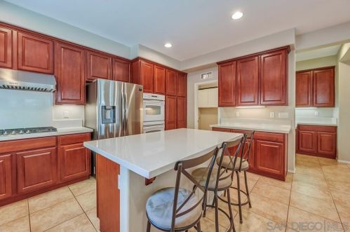 32758 Stonefield Ln, Temecula CA  92592-7207 exterior