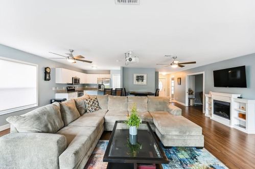 247 Stanhope Cir, Naples FL 34104-0810 exterior