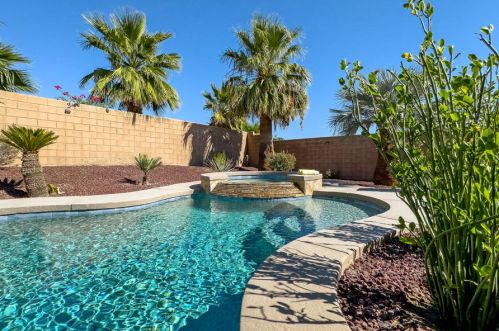 828 Mira Grande, Palm Springs CA  92262-1209 exterior