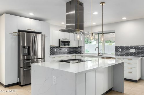 6748 Paradise Ln, Scottsdale, AZ 85254-5636