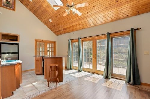 7 Apple Ridge Rd, Sutton MA  01590-2977 exterior