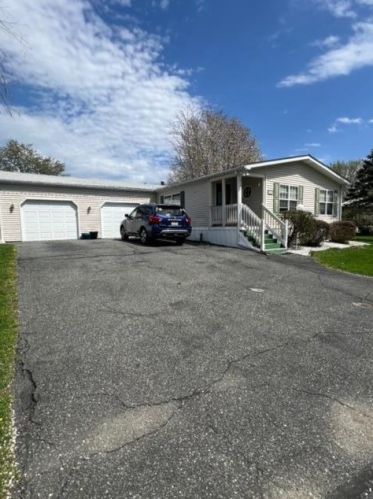 9141 Primrose Cir, Breinigsville, PA 18031-1657