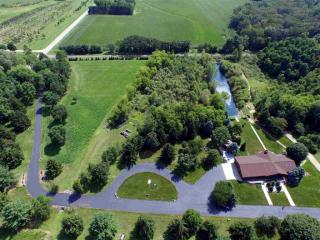 5297 Ridge Rd, Marshall, WI 53559-8952