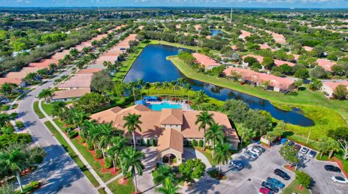 5102 Toscana Trl, Boynton Beach FL  33437-2038 exterior