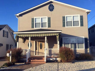 121 Camden Ave, Lavallette, NJ 08735-2331