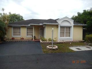 5730 100th Ct, Miami, FL 33178-2639