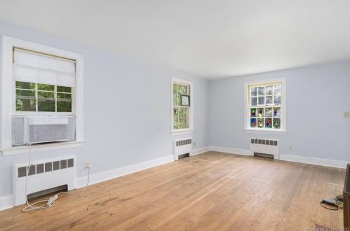 1 Beech Dr, Norwich CT 06360-2903 exterior