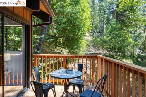 2343 Arrowhead Dr, Oakland, CA 94611-1547