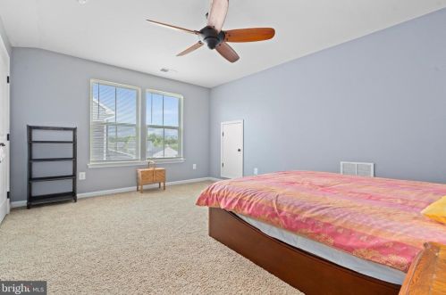 32 Black Forest Ln, Lovettsville VA  20180-8506 exterior