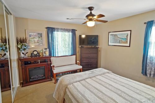 43652 Rialto Dr, Lancaster CA 93535-6156 exterior