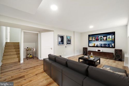 2356 Horseferry Ct, Herndon VA 20191-2733 exterior