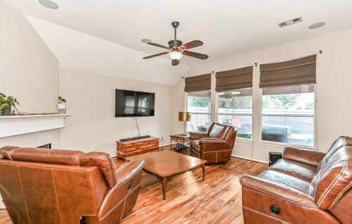 952 Firthwood Dr, Conroe TX  77301-4140 exterior