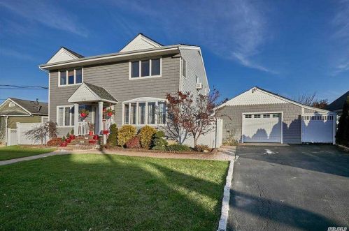 2741 Anthony Ave, North Bellmore, NY 11710-4621