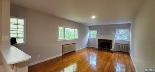 652 Closter Dock Rd, Closter NJ  07624-3223 exterior
