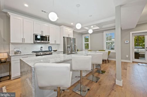 438 Kenyon St, Washington DC 20010-2915 exterior