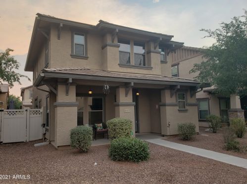 947 Deerfield Ln, Gilbert, AZ 85296-2894