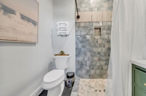 1208 32 St, Galveston TX 77550-6823 exterior