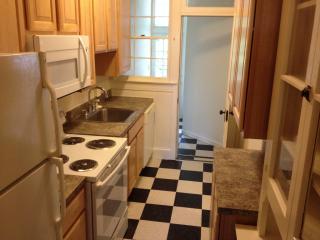 1926 38th St, Washington DC  20007-2101 exterior