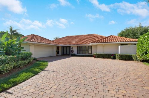 16 Thurston Dr, West Palm Beach, FL 33418-7095