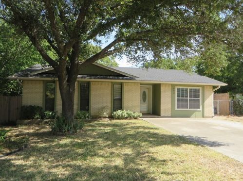 903 10th St, Georgetown TX  78626-5415 exterior