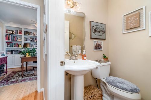 1070 Tudor Ln, Florence KY  41042-9647 exterior